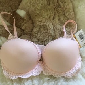 Smart and Sexy bra. NWT. So pretty!